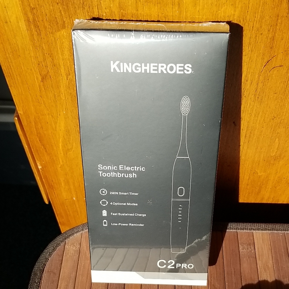 Kingheroes Sonic Electric Toothbrush 8 Brush Heads & Travel Case 4 Modes 2 Min.